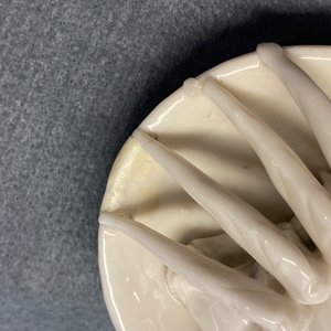 Een paar Chinese Dehua blanc de Chine waterdruppelaars in de vorm van een krab, Kangxi — foto 22