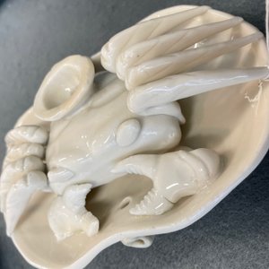Een paar Chinese Dehua blanc de Chine waterdruppelaars in de vorm van een krab, Kangxi — foto 28