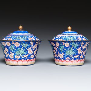 Een paar Chinese dekselkommen in Canton email, Qianlong — foto 3