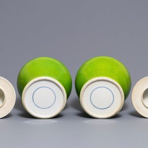 Een paar Chinese dekselvazen met gespikkeld groen-geel glazuur, 19e eeuw — foto 6
