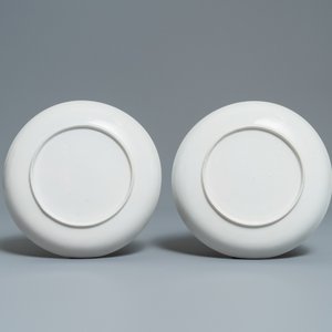 Een paar Chinese eierschaal porseleinen Pronk-studio borden met papegaaien, Yongzheng/Qianlong — foto 2