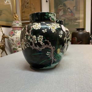 Een paar Chinese famille noire dekselpotten, 19e eeuw — foto 14