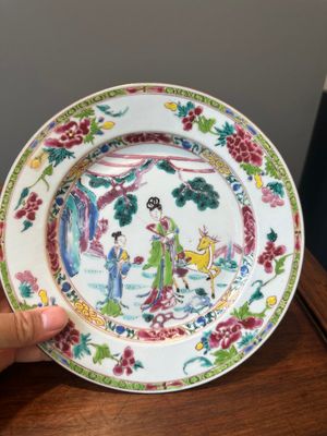 Een paar Chinese famille rose borden met Magu, Yongzheng — foto 11
