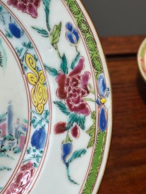 Een paar Chinese famille rose borden met Magu, Yongzheng — foto 5