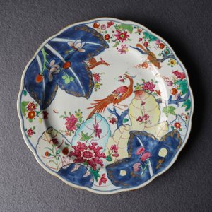Een paar Chinese famille rose borden met 'tabaksbladeren' decor, Qianlong — foto 11