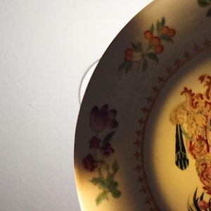 Een paar Chinese famille rose borden met wapen van Johnstone voor de Engelse markt, Qianlong — foto 6