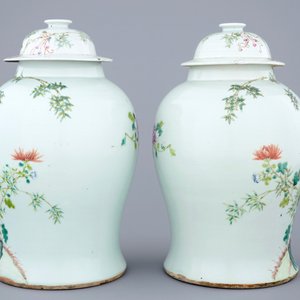 Een paar Chinese famille rose dekselvazen met kwartels, 19e eeuw — foto 2
