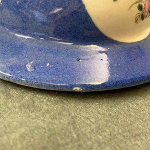 Een paar Chinese famille rose dekselvazen, Qianlong merk, 19e eeuw — foto 12