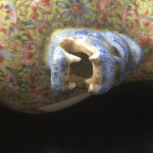 Een paar Chinese famille rose dubbele gourde vazen, Republiek, 20e eeuw — foto 11