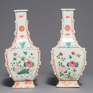 Een paar Chinese famille rose en faux marbre vazen, Qianlong — foto 4