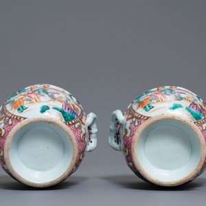Een paar Chinese famille rose flessenkoelers met mandarijns decor, Qianlong — foto 7