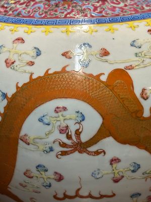 Een paar Chinese famille rose flesvazen met drakenmotief, Tongzhi/Guangxu — foto 10