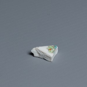Een paar Chinese famille rose hoedensteunen en een Canton vaas, 19/20e eeuw — foto 8