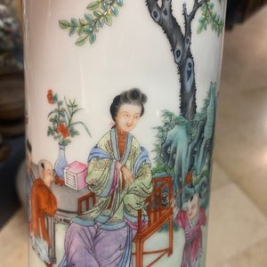 Een paar Chinese famille rose hoedensteunen, 'Lin zhi cheng xiang' merk, Republiek — foto 13
