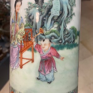 Een paar Chinese famille rose hoedensteunen, 'Lin zhi cheng xiang' merk, Republiek — foto 14