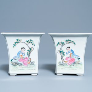 Een paar Chinese famille rose jardinières op onderschotel, Qianlong merk, Republiek — foto 3
