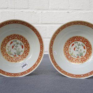 Een paar Chinese famille rose kommen met floraal decor, Daoguang merk en periode — foto 13