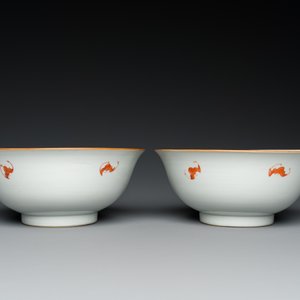 Een paar Chinese famille rose kommen met floraal decor, Qianlong merk en periode — foto 4