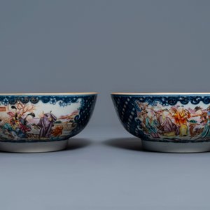 Een paar Chinese famille rose kommen met mandarijns decor, Qianlong — foto 4