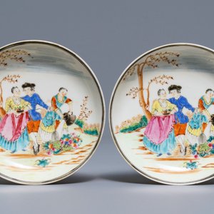 Een paar Chinese famille rose koppen en schotels met Europees decor, Qianlong — foto 2