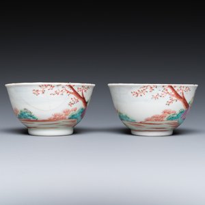 Een paar Chinese famille rose koppen en schotels met Europees decor, Qianlong — foto 5