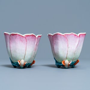 Een paar Chinese famille rose 'magnolia' kommen, Yongzheng — foto 5