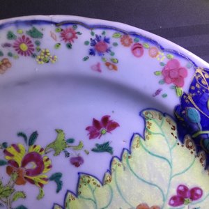 Een paar Chinese famille rose rechaud schotels met tabaksbladeren decor, Qianlong — foto 19