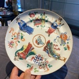 Een paar Chinese famille rose schotels, 19e eeuw — foto 4