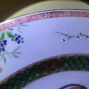 Een paar Chinese famille rose schotels met paarden, Yongzheng/Qianlong — foto 6