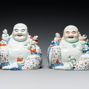 Een paar Chinese famille rose sculpturen van Boeddha, Zhu Mao Ji Zao 朱茂記造 merk, Republiek — foto 2