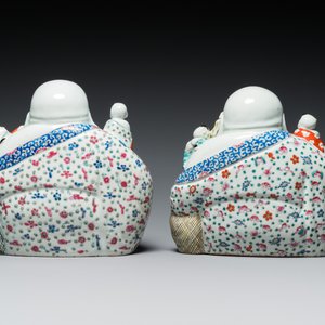 Een paar Chinese famille rose sculpturen van Boeddha, Zhu Mao Ji Zao 朱茂記造 merk, Republiek — foto 4