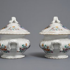 Een paar Chinese famille rose terrines op schotels voor de Nederlandse markt, wapen van Nauta Beuckens en Swalue, Qianlong — foto 6