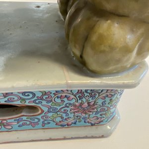 Een paar Chinese famille rose tuinzitten in de vorm van olifanten, 19/20e eeuw — foto 17