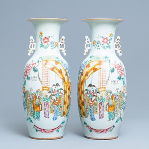 Een paar Chinese famille rose vazen, 19/20e eeuw — foto 1