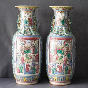 Een paar Chinese famille rose vazen, 19e eeuw — foto 11