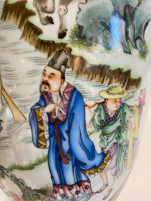Een paar Chinese famille rose vazen met tweezijdig decor, 19/20e eeuw — foto 11