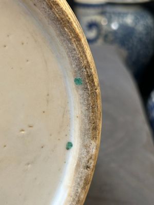 Een paar Chinese famille rose vazen met verhalend decor, 19e eeuw — foto 20