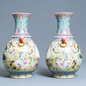 Een paar Chinese famille rose vazen, Qianlong merk, Republiek — foto 3