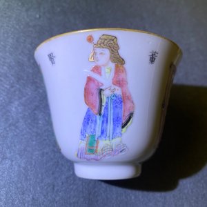 Een paar Chinese famille rose 'Wu Shuang Pu' koppen en schotels, 19e eeuw — foto 32