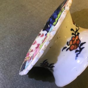 Een paar Chinese famille rose zoutvaten met 'tabaksbladeren' decor, Qianlong — foto 12