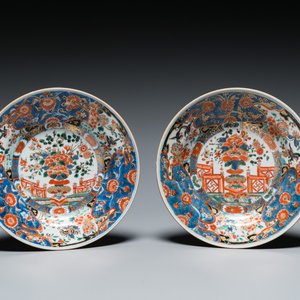 Een paar Chinese famille verte borden met 'Stanislas' decor, Kangxi — foto 1