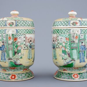 Een paar Chinese famille verte dekselkommen in Kangxi-stijl, 19e eeuw — foto 5