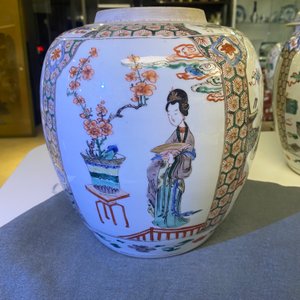 Een paar Chinese famille verte dekselpotten, Kangxi — foto 22