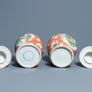 Een paar Chinese famille verte dekselvazen, 19/20e eeuw — foto 6