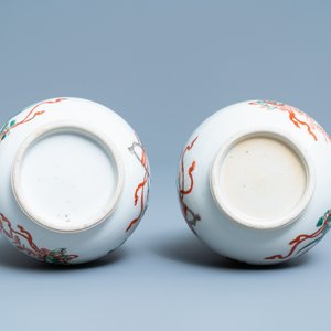 Een paar Chinese famille verte kalebasvazen, Kangxi — foto 6