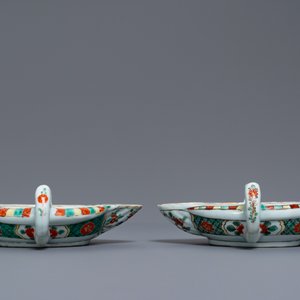 Een paar Chinese famille verte sauskommen met feniksen, Kangxi — foto 5
