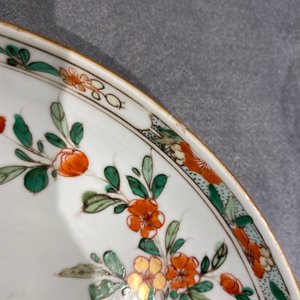 Een paar Chinese famille verte schotels, Kangxi — foto 15