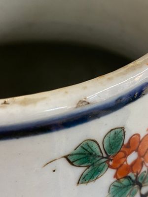 Een paar Chinese famille verte vazen met fazanten tussen bloesemstruiken, Kangxi — foto 10