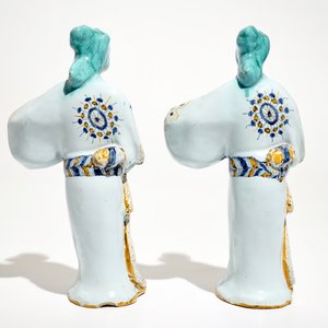 Een paar Chinese figuren in Franse faïence, Strasbourg, 18e eeuw — foto 3