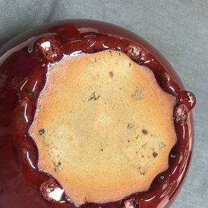 Een paar Chinese flambé vazen, een celadon jardinière en een sang-de-boeuf wierookbrander, 19/20e eeuw — foto 12